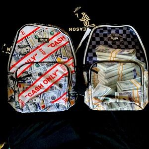 REASON body bags / Fanny packs for the front body or create your own style.